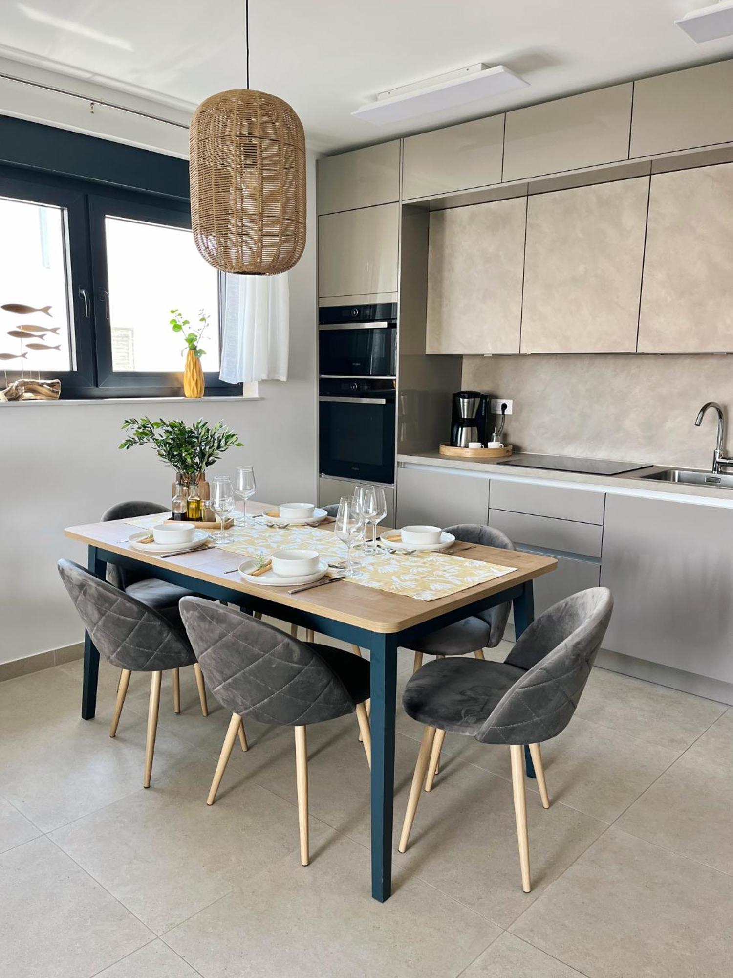 Apartment Agnes With 63 M2 Rooftop Terrace, Grill And Pool Okrug Gornji Zewnętrze zdjęcie